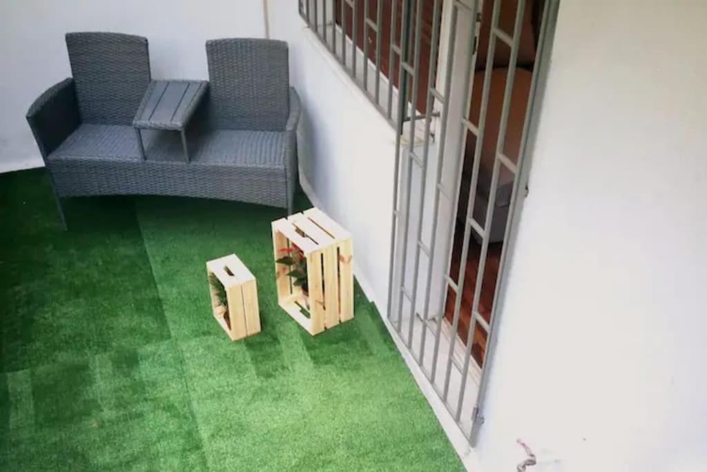 Apartment With Private Patio Athen Eksteriør billede