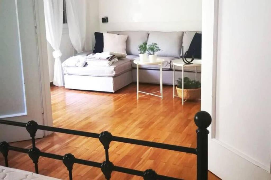 Apartment With Private Patio Athen Eksteriør billede